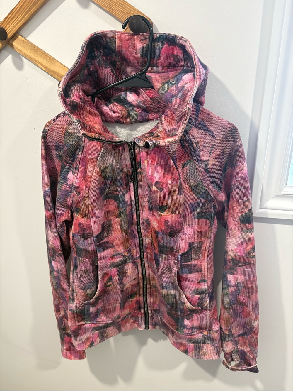 Lululemon scuba sweater size 8